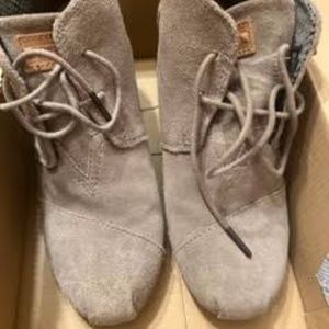 Toms Size 10 Desert Bootie